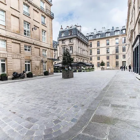 Mbm - Louvre Museum Paris
